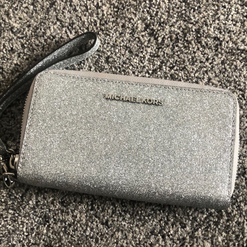 MICHAEL KORS SILVER GLITTER WRISTLET